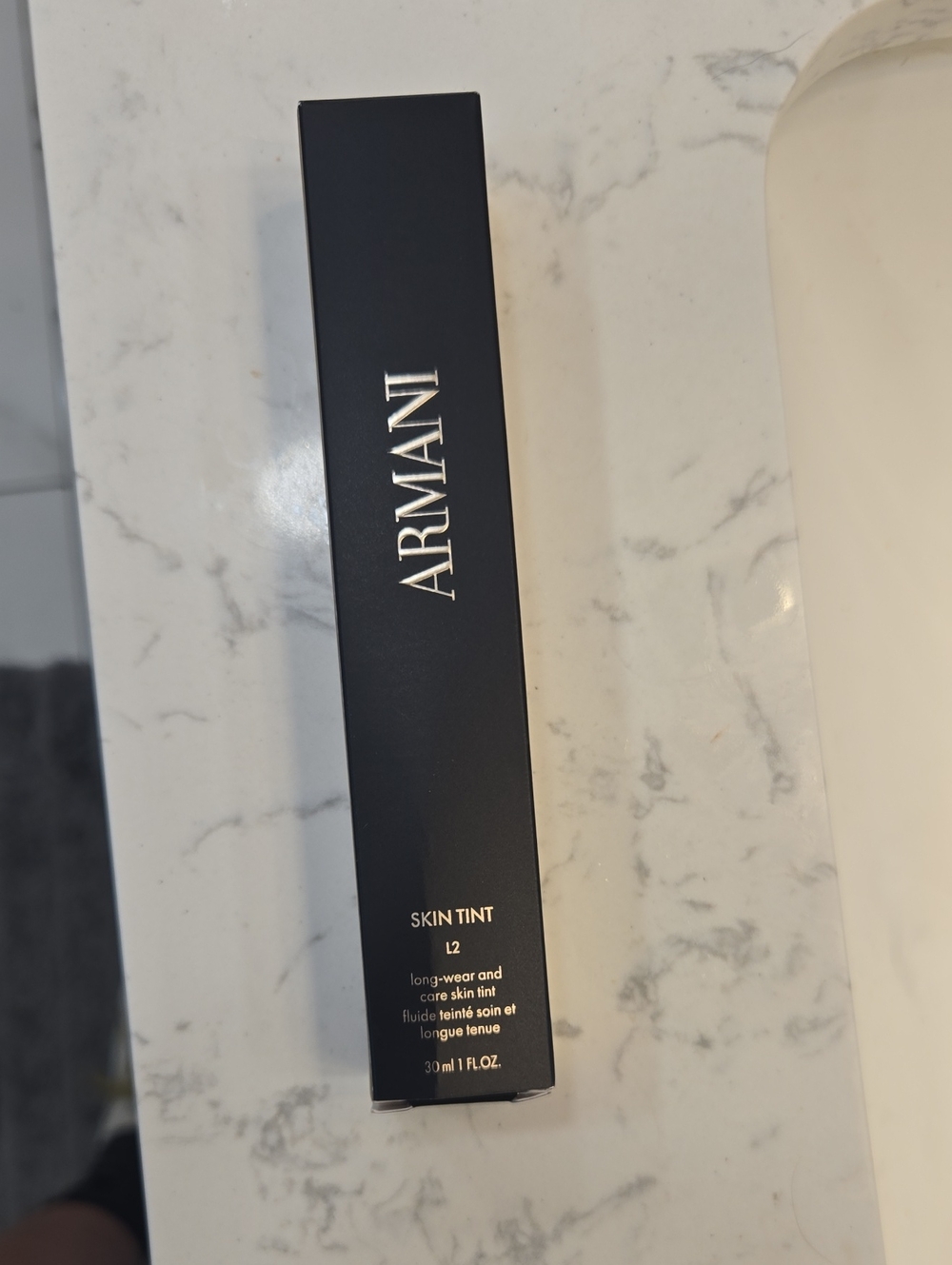 Giorgio Armani Skin Tint L2 Black & Gold Box